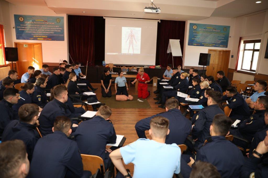 Elevii Școlii Naționale de Pregătire a Agenților de Penitenciare instruiți pe tema situațiilor de urgență
